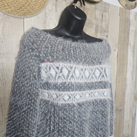 Anthropologie Sleeping on Snow Wool Fuzzy Off Shoulder Sweater Tunic Gray XS - Picture 6 of 12